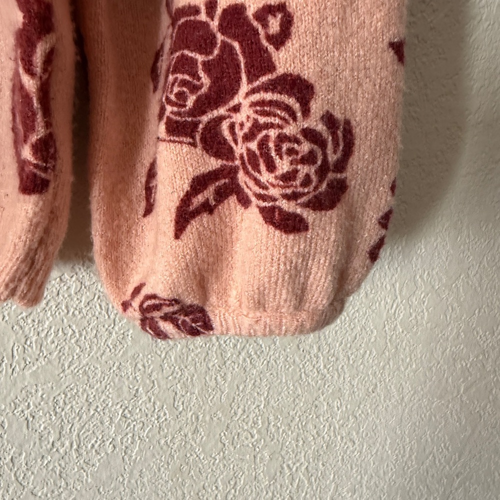Women’s Elle Rose and Maroon Floral Sweater size Medium - Picture 7 of 8